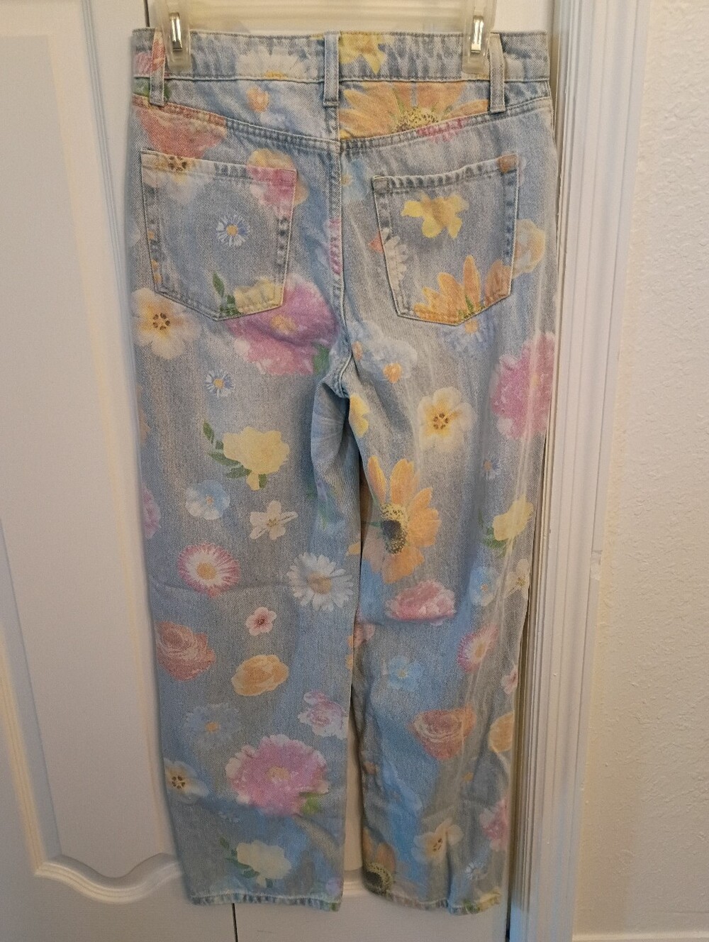 Vintage 90's Floral Print Light Wash Women’s Jeans - Picture 2 of 3